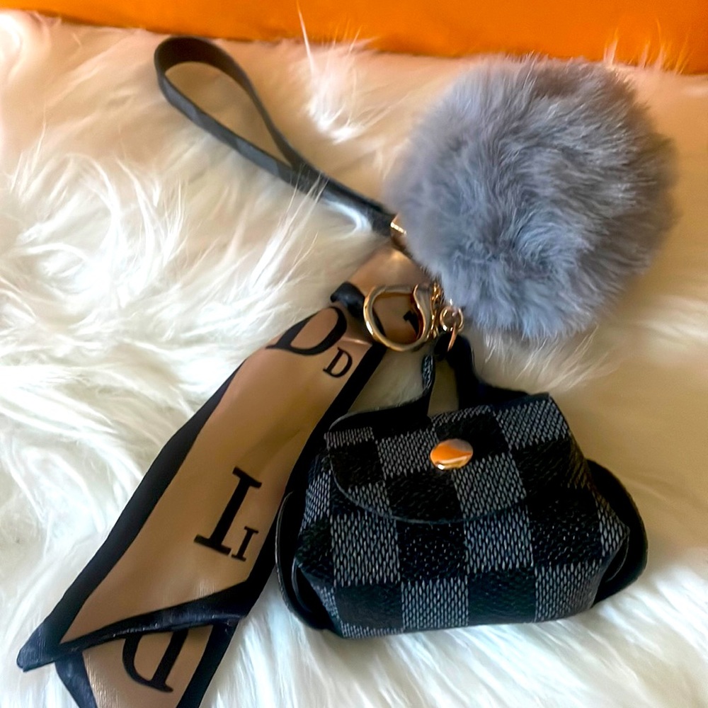Fashion Airport keychain case